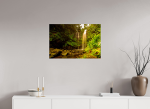 Water falls into Paradises’ Pool