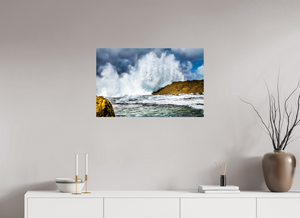 Massive Wave Crashes Ashore